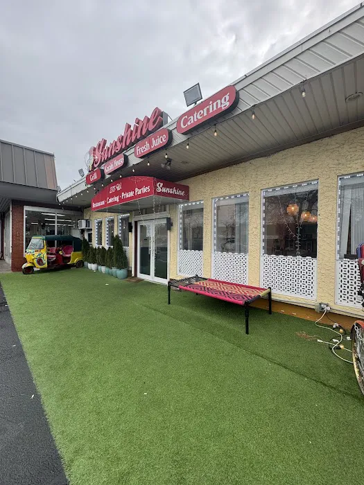 Sunshine Hicksville Picture 10