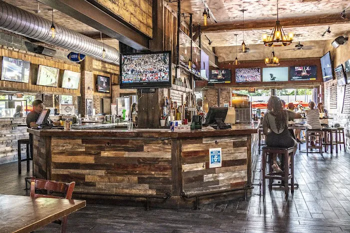 RC Dugans Restaurant Sports Bar Picture 9