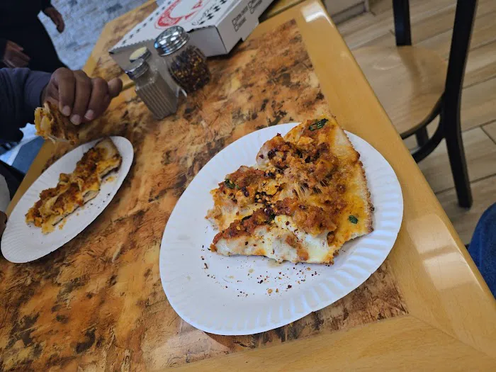 Lombardo's Pizza & Pasta Picture 7