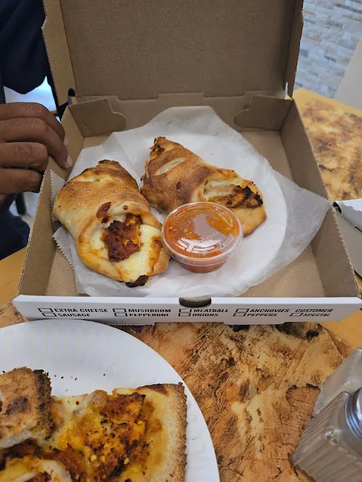 Lombardo's Pizza & Pasta Picture 10