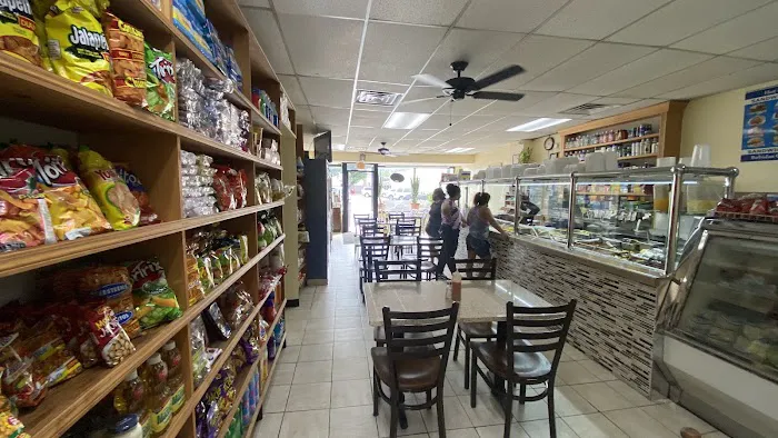 Deli Salvadoreño Picture 2