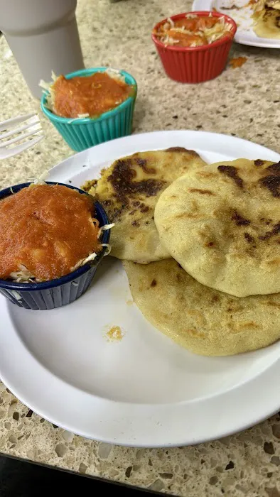 Deli Salvadoreño Picture 4