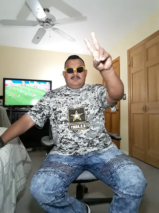 Deli Salvadoreño Picture 3