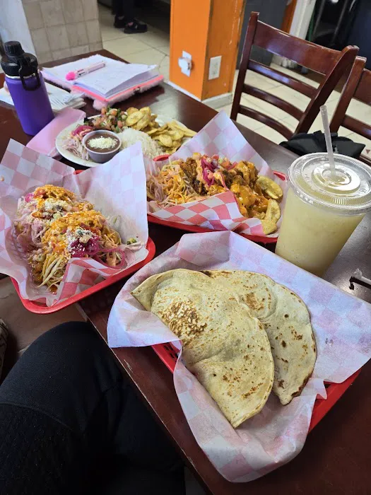 Gloria Honduras Restaurant Picture 3