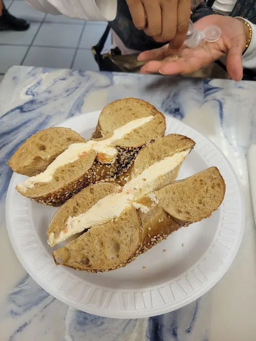 Turnpike Bagels Deli & Bakery Picture 5