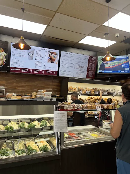 Turnpike Bagels Deli & Bakery Picture 10