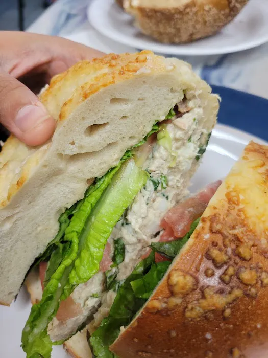 Turnpike Bagels Deli & Bakery Picture 9