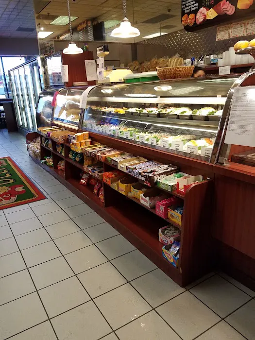 Turnpike Bagels Deli & Bakery Picture 4