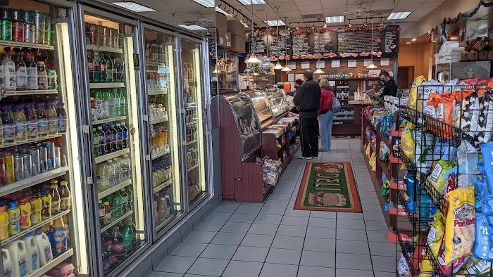 Turnpike Bagels Deli & Bakery Picture 3