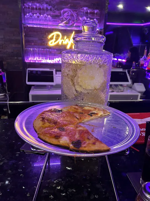 XBAR Lounge and Restaurant Picture 7