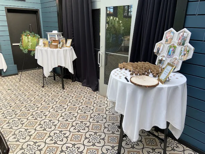 Croxley's The Garden Picture 4