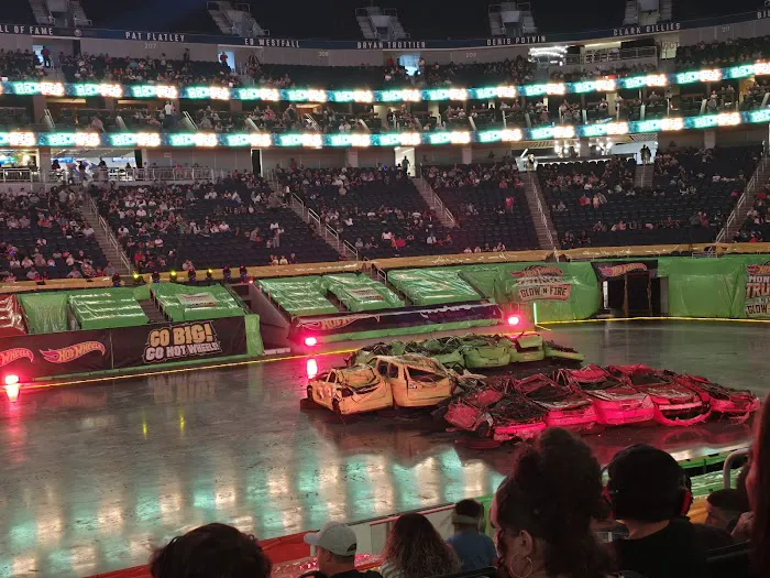Hot Wheel Monster Truck LIVE Glow Party Picture 7