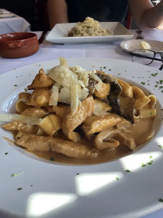 Taverna Pizza Picture 5