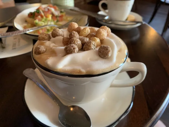 Caffeinated New Yorker Cafe Picture 7