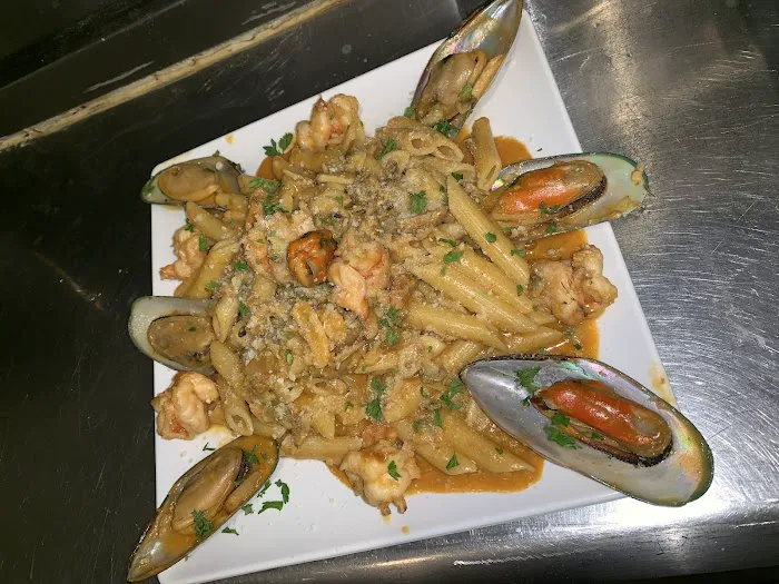 Bari's Pizza Picture 8