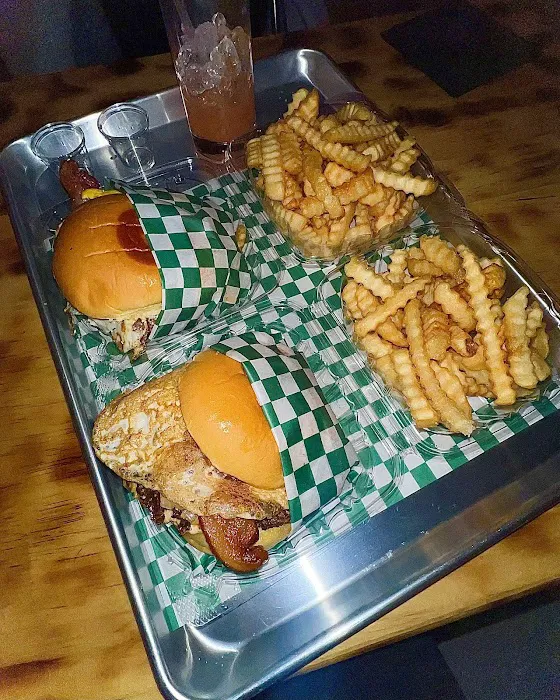 Luo’s Burgers Picture 10