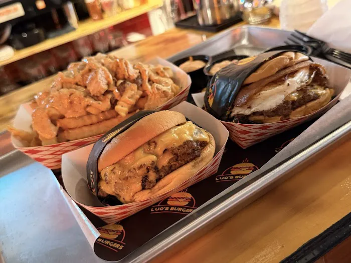 Luo’s Burgers Picture 5