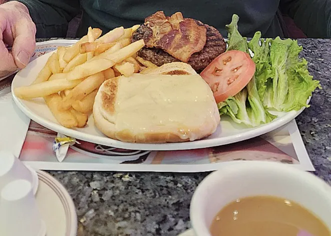 The Colonnade Diner, Restaurant & Catering Picture 9