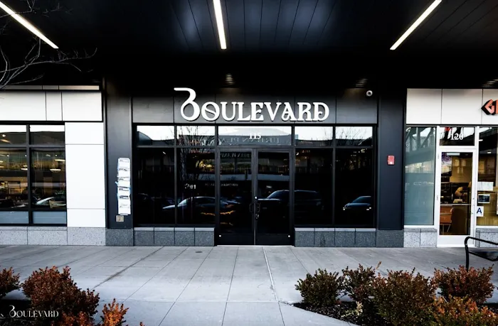 Boulevard Lounge Picture 9