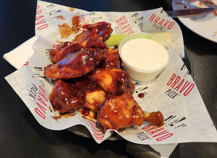Bravo Pizza & Sports Bar Picture 4