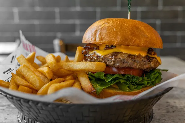 Bravo Pizza & Sports Bar Picture 9