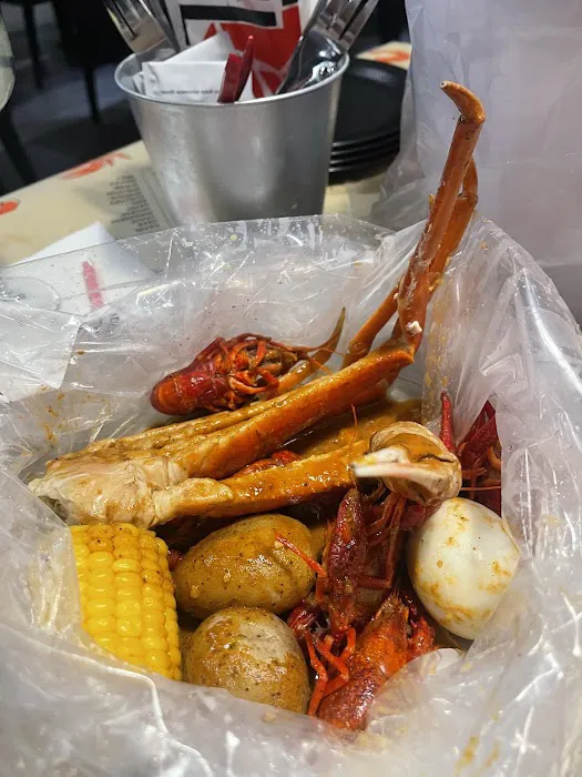 Hook & Reel Cajun Seafood & Bar Picture 1