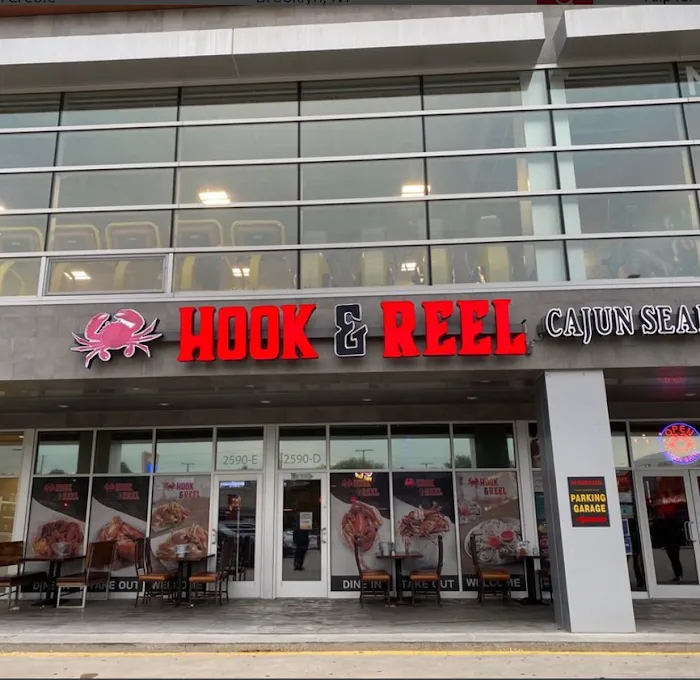 Hook & Reel Cajun Seafood & Bar Picture 6