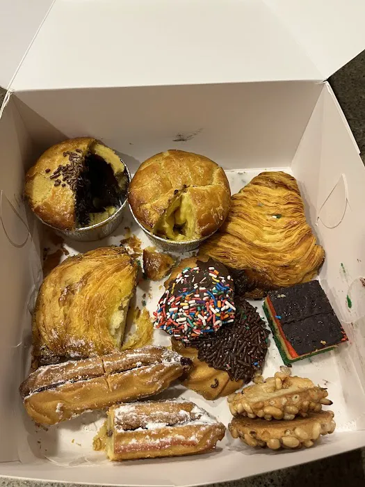 Alfonso's Pastry Shoppe Picture 1