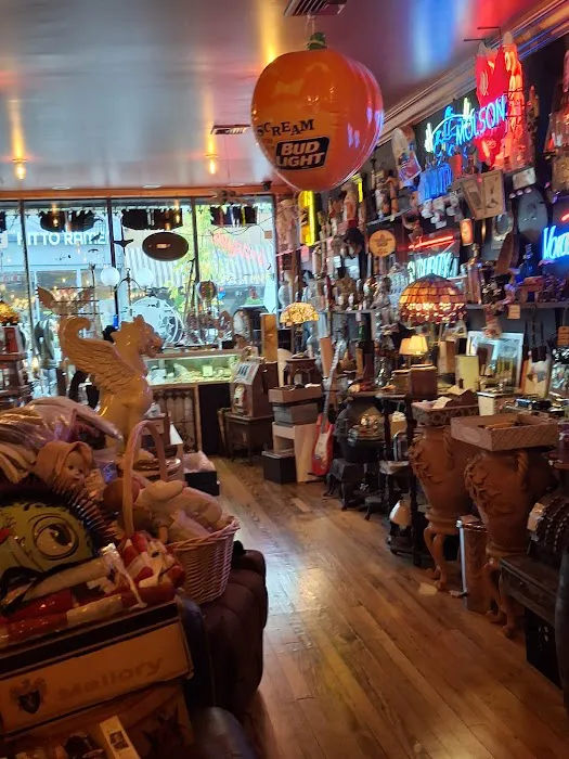 Cake Chef's Coffee & Collectibles Picture 5