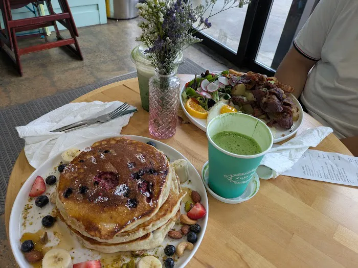 Cafe Juliet Picture 6