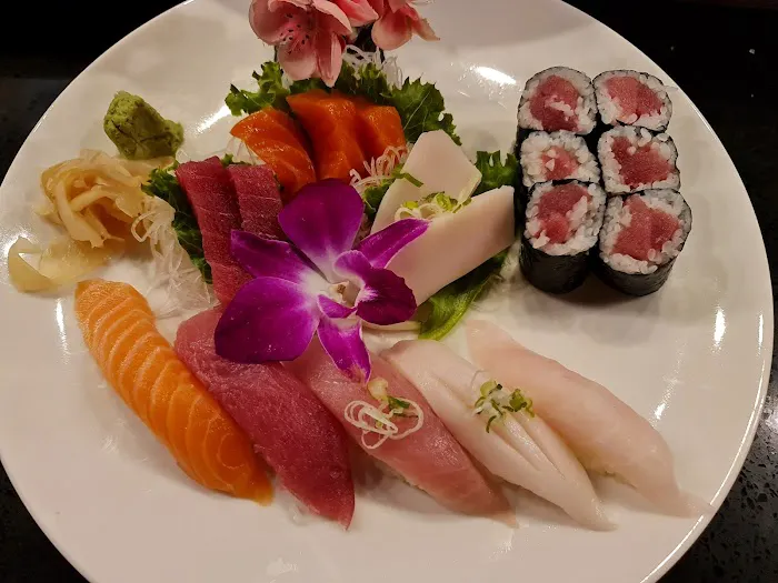 Mountain Fusion-Sushi & Ramen House Picture 10