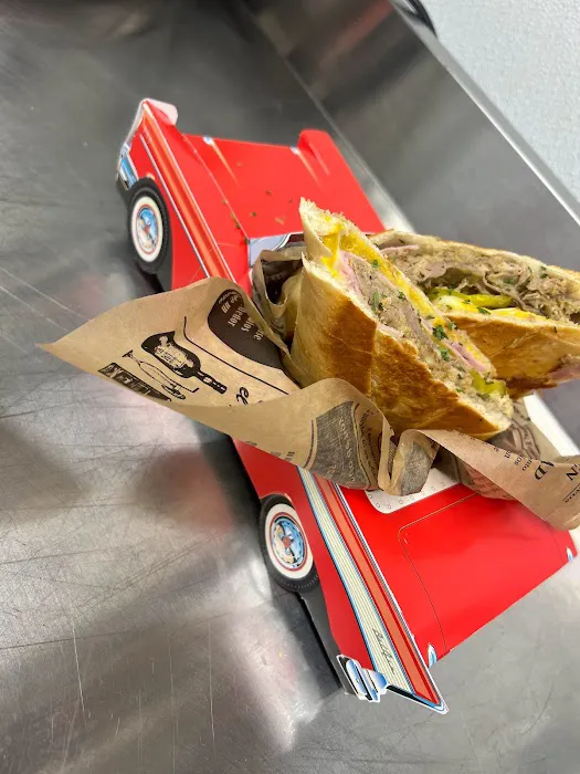 Mambo's Kitchen & Grill Picture 6