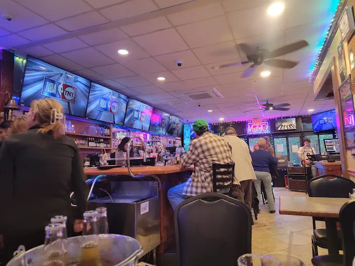 Trackside Bar & Grill Picture 1