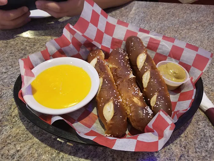 Trackside Bar & Grill Picture 5