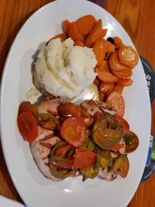 Trackside Bar & Grill Picture 6