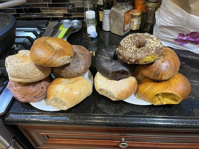 Plaza Bagels and Deli Picture 2