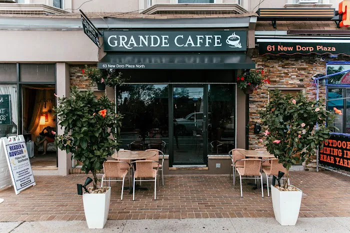 Grande Caffe Picture 5