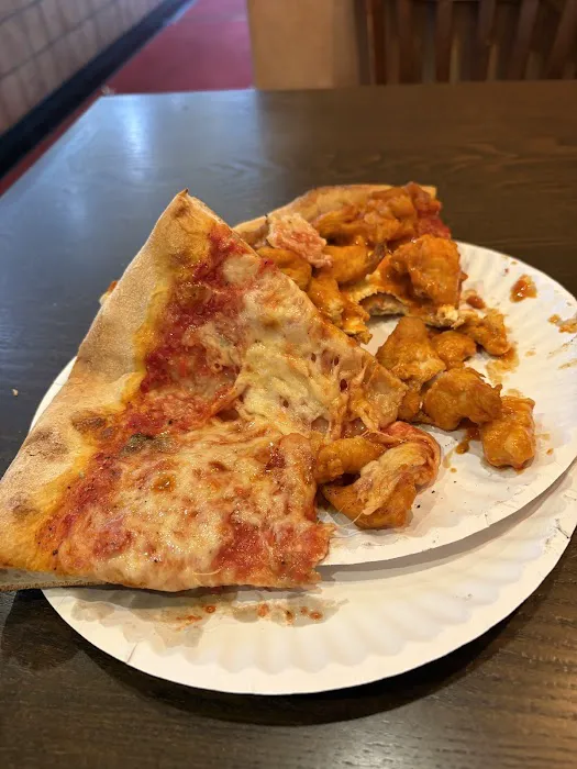 Avanti's Pizzeria Picture 2