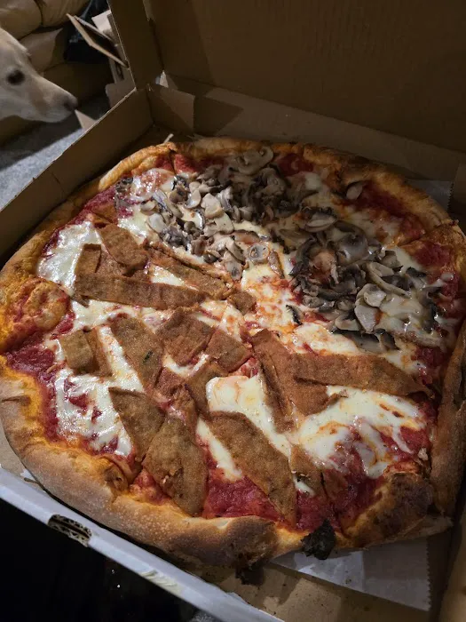 Avanti's Pizzeria Picture 5