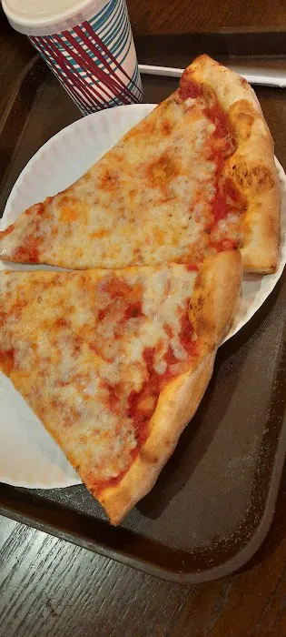 Avanti's Pizzeria Picture 8