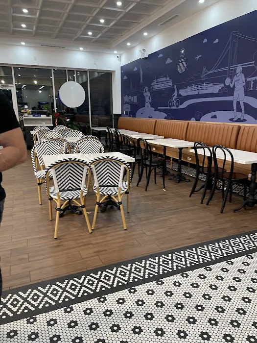 Paris Baguette Picture 9