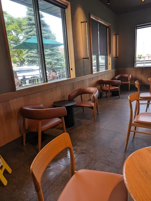 Starbucks Picture 10
