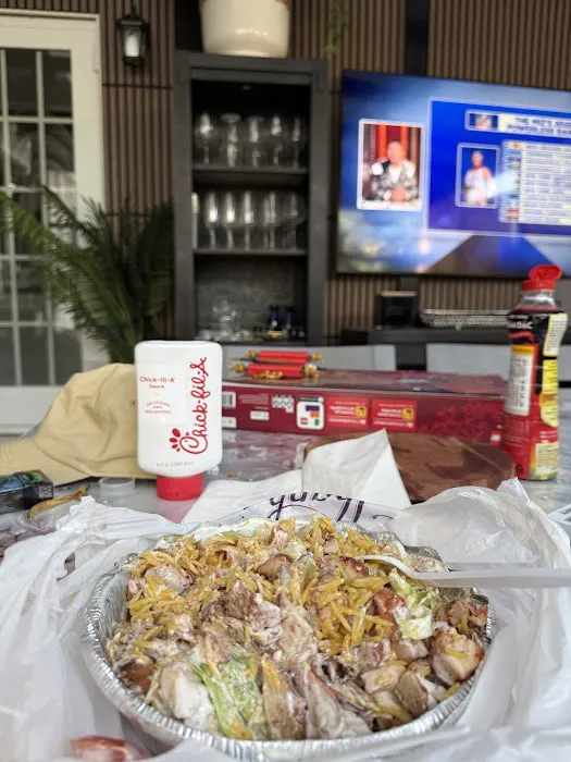 J&V Halal Food Gyro & Chicken Over Rice Picture 6