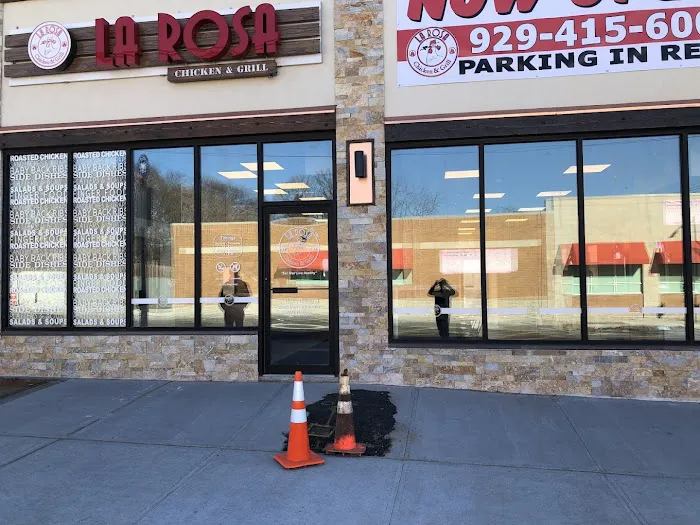 La Rosa Chicken & Grill - Victory Boulevard Picture 4