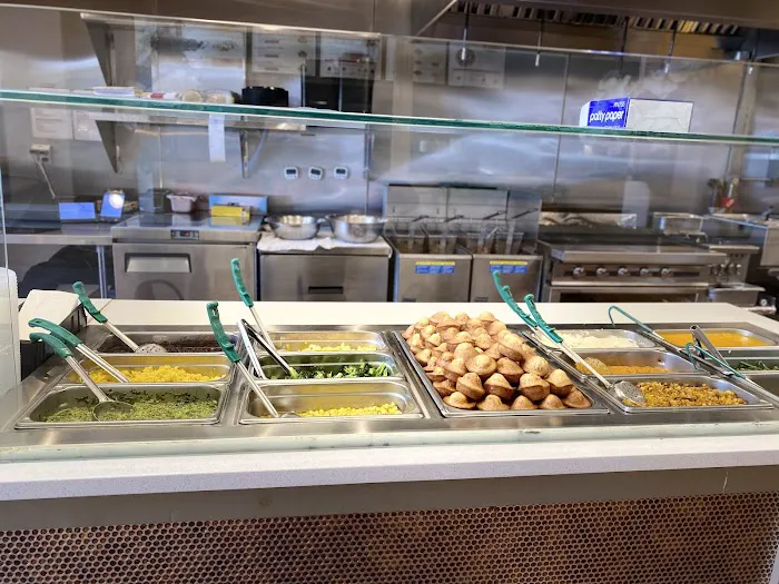 La Rosa Chicken & Grill - Victory Boulevard Picture 8