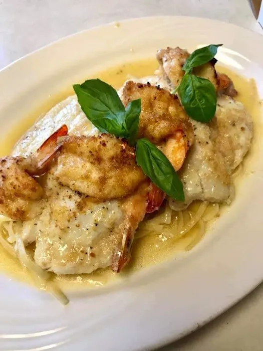 Tia’s Restaurant Picture 1