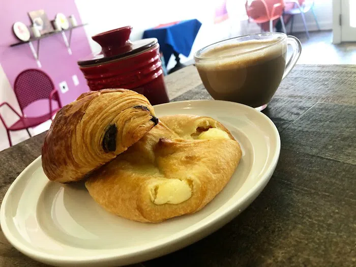 Amira Cafe and Bistro Picture 5