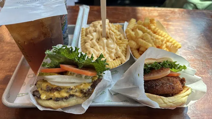 Shake Shack Empire Outlets - Staten Island Ferry Picture 1