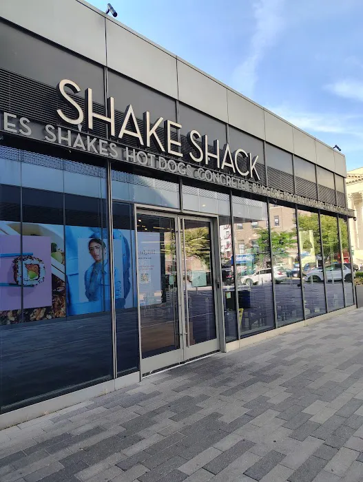 Shake Shack Empire Outlets - Staten Island Ferry Picture 9