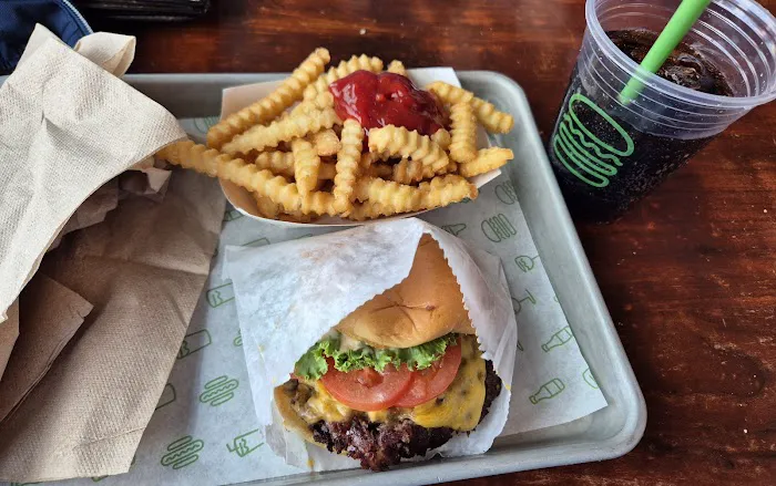 Shake Shack Empire Outlets - Staten Island Ferry Picture 6